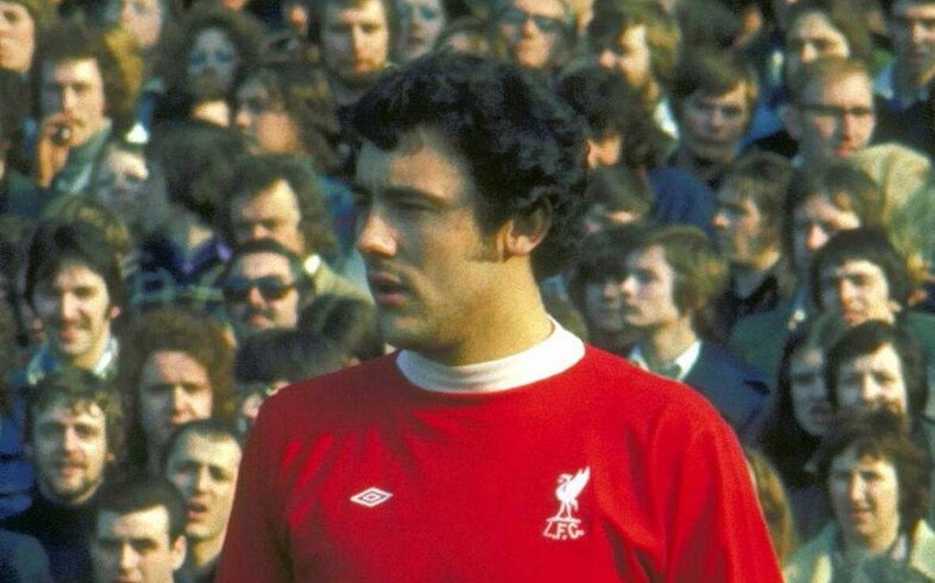 Parkinson xəstəliyindən əziyyət çəkən veteran futbolçu vəfat edib