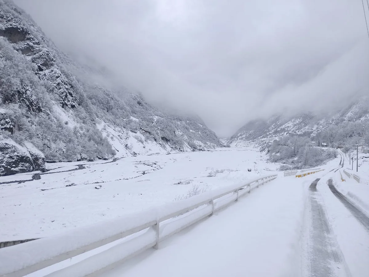 Bəzi yerlərə yağış və qar yağıb - FAKTİKİ HAVA