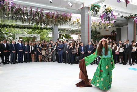 Ekoloji problemlər və onların həlli yolları gənclərin gözü ilə mövzusunda sərginin açılışı olub