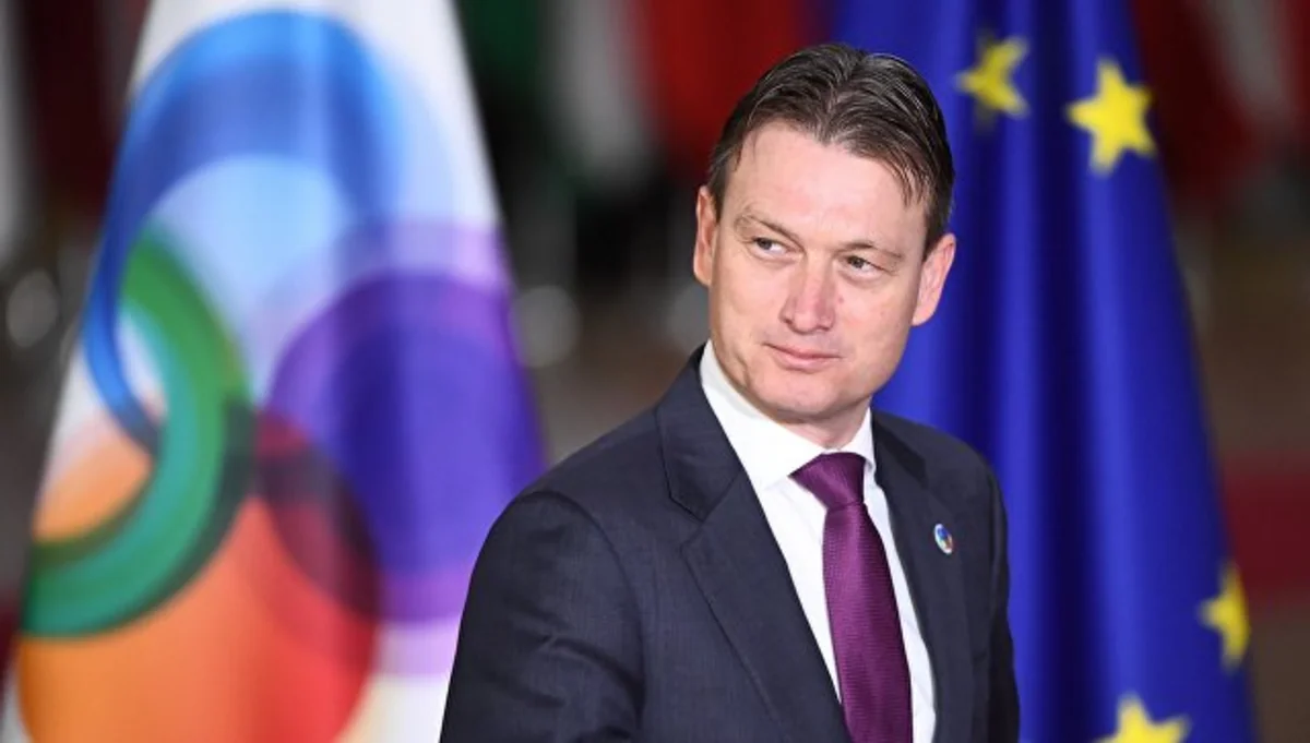Глава МИД Нидерландов, солгавший о встрече с Путиным, ушел в отставку