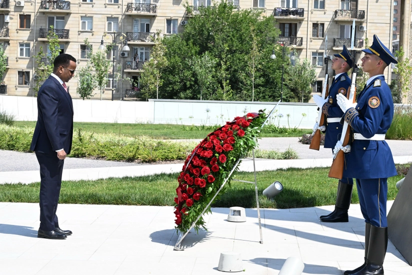 Somalinin xarici işlər və beynəlxalq əməkdaşlıq naziri Zəfər parkında olub