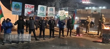 Havanın soyuq olmasına baxmayaraq, Xankəndi-Laçın yolunda aksiya davam edir