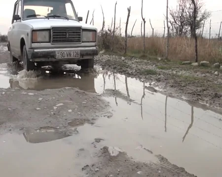 İsmayıllının Çəmənli kəndinin yolu bərbad vəziyyətə düşüb