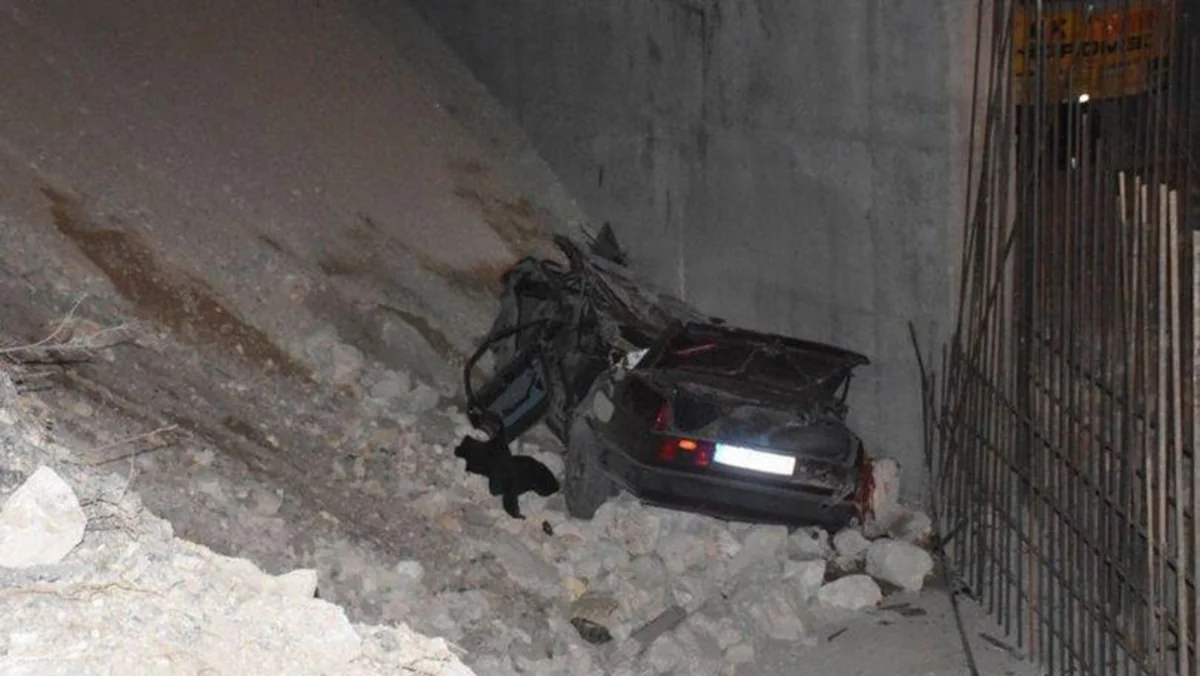 Türkiyədə avtomobil qəzasında bir ailənin 4 üzvü ölüb