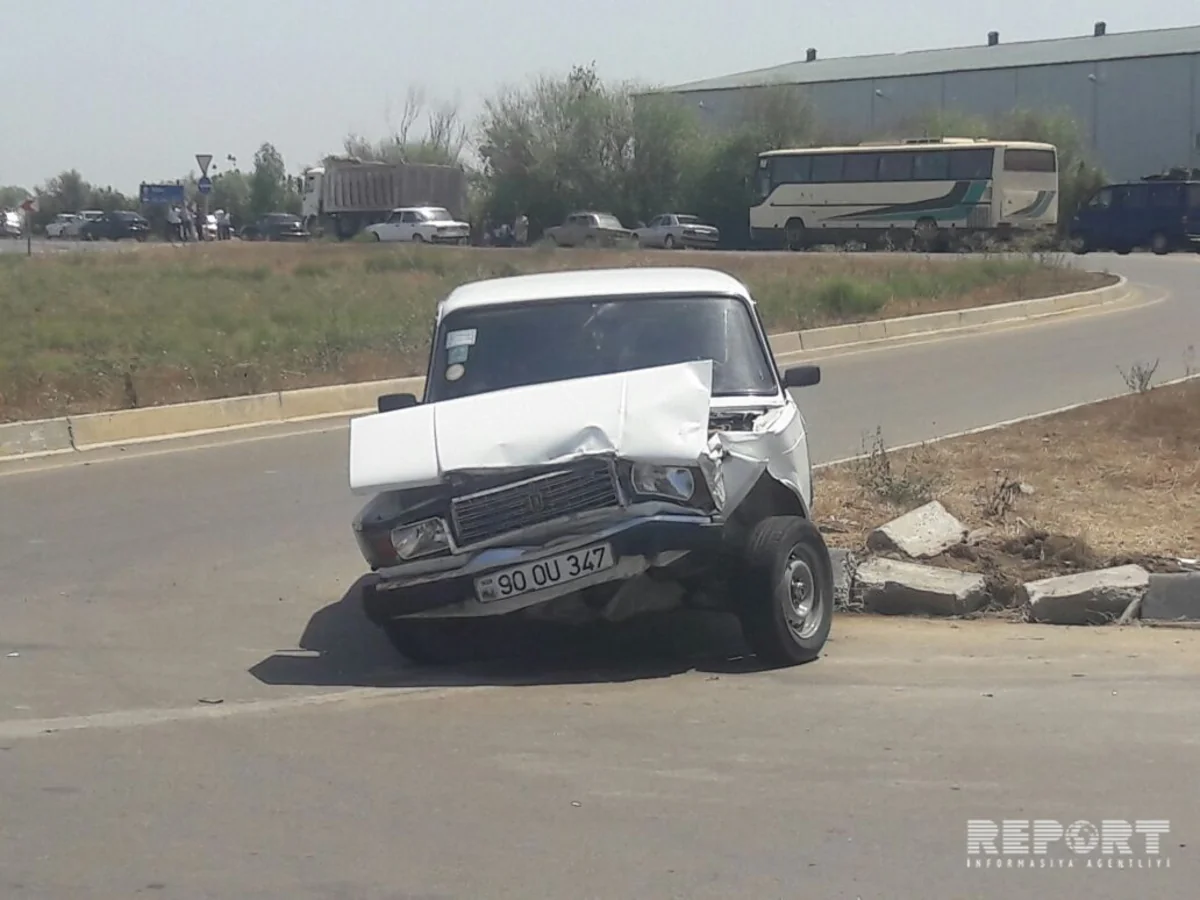 Biləsuvarda qəza olub, iki nəfər xəsarət alıb