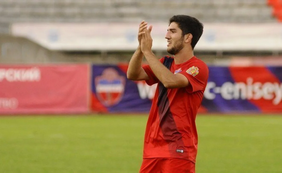 Rusiya klubu azərbaycanlı futbolçu ilə müqavilənin müddətini uzatdı