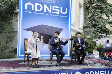 ADNSU-da keçmiş məzunlarla görüş keçirilib