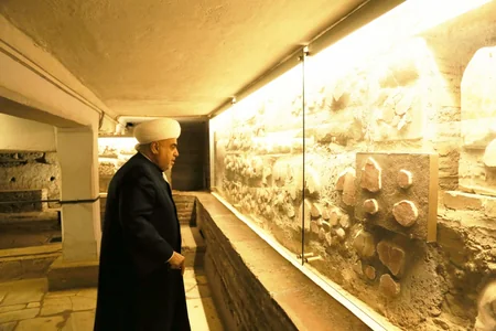 QMİ sədri Heydər Əliyev Fondunun Vatikan və Romada bərpa etdiyi abidələrə baş çəkib