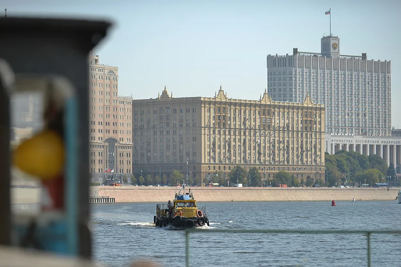 Moskva çayı üzərində nəqliyyatın hərəkəti dayandırılıb