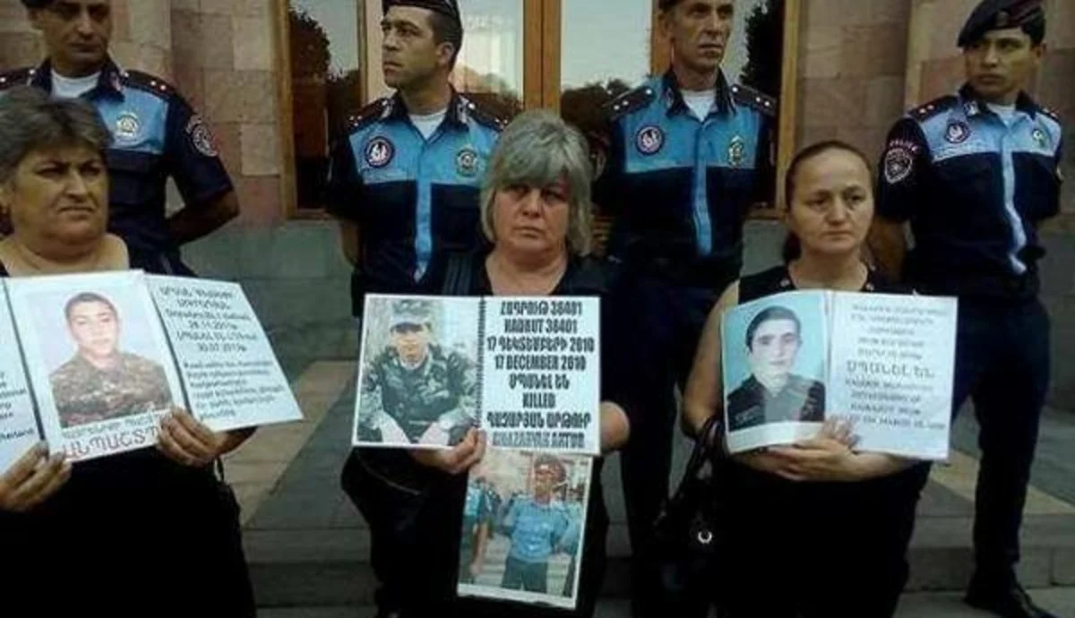 Ermənistanda kişi qıtlığı - orduya qadınlar aparılır - ŞƏRH
