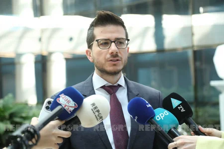 Израильские педиатры проводят обследование детей в Азербайджане