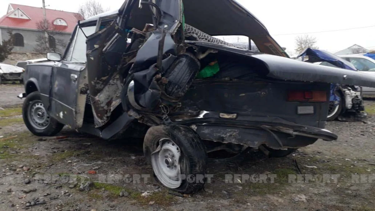 Kürdəmirdə “Mercedes” “VAZ-21011”-ə çırpılıb, xəsarət alanlar var
