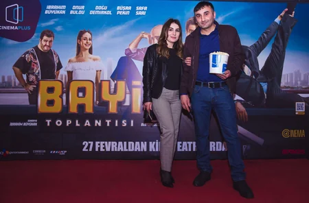 В CinemaPlus состоялся предпремьерный показ турецкой комедии Bayi toplantısı - ВИДЕО