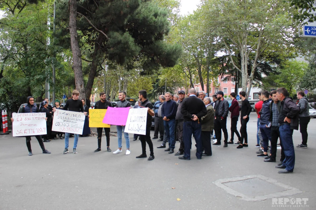 Gürcüstan azərbaycanlıları Baş Prokurorluğun qarşısında aksiya keçiriblər - FOTO