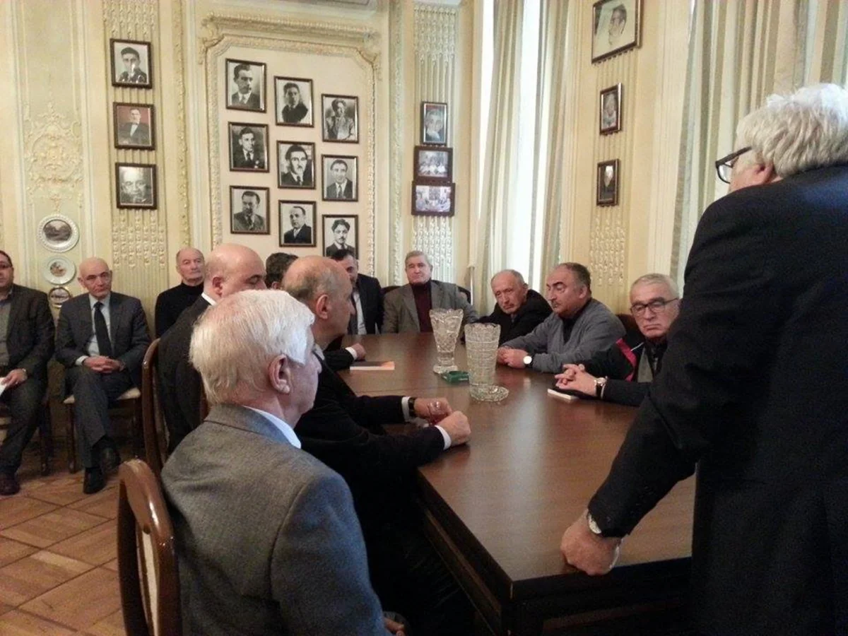 ​Azər Turan “Ədəbiyyat qəzeti”nin baş redaktoru təyin edilib