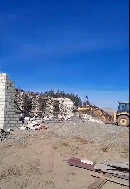 Göygöl və Şəmkirdə qanunsuz tikililər sökülüb