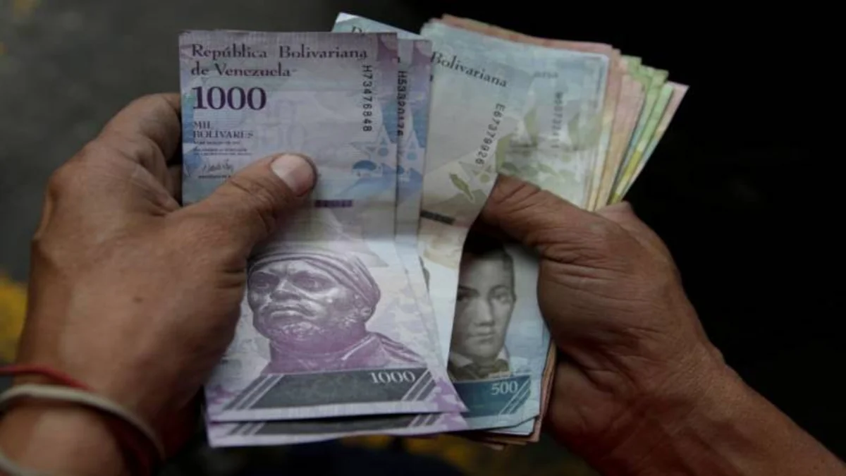 Venezuela opens exchange offices for the first time since 2003