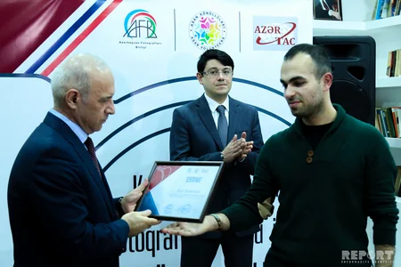 “Könüllülük: Uğurun formulu” kitabının imza günü keçirilib - FOTO