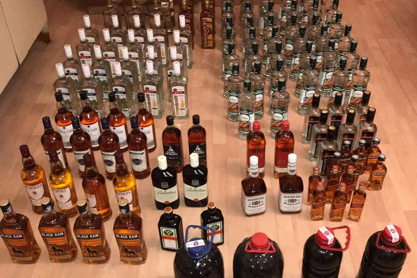 Gömrükçülər xeyli miqdarda aksiz markasız spirtli içki aşkarlayıblar