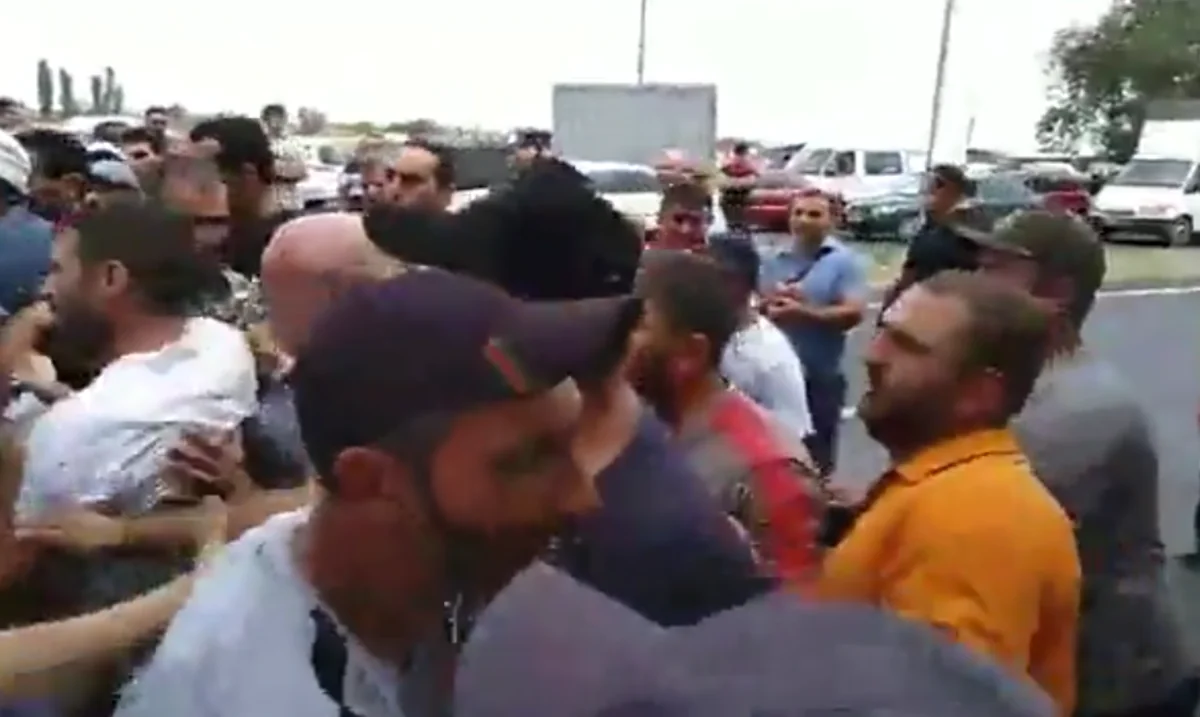 В Армении жители сел проводят акции протеста, требуя воду