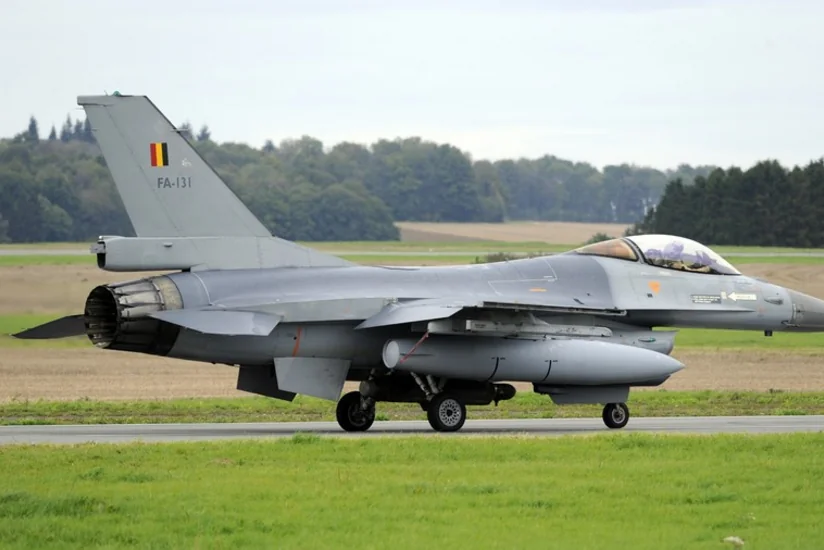 Во Франции разбился истребитель F-16, пилоты невредимы