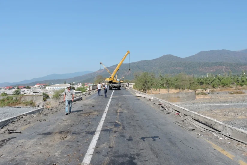 Tala çayı üzərində yerləşən körpü əsaslı şəkildə təmir olunur