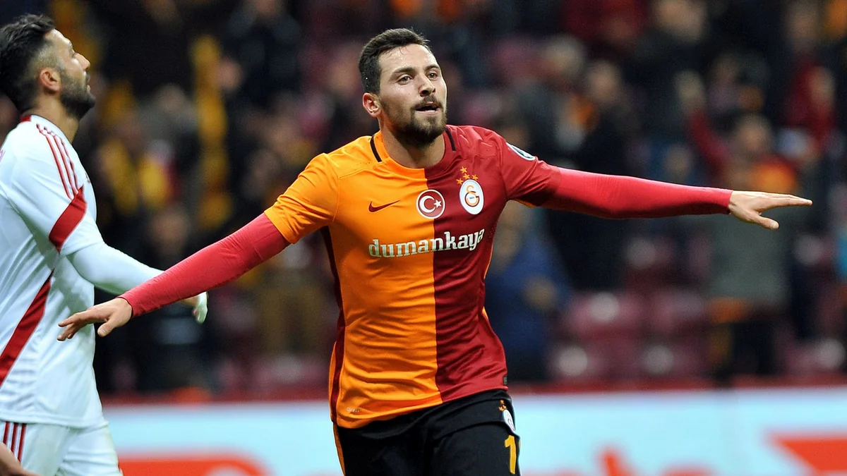Fənərbağça Qalatasarayın sabiq futbolçusunu transfer etdi