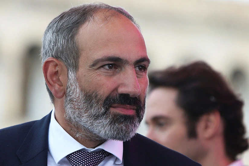 Nikol Paşinyan əmrə tabe olmayan hərbçiləri hədələyib