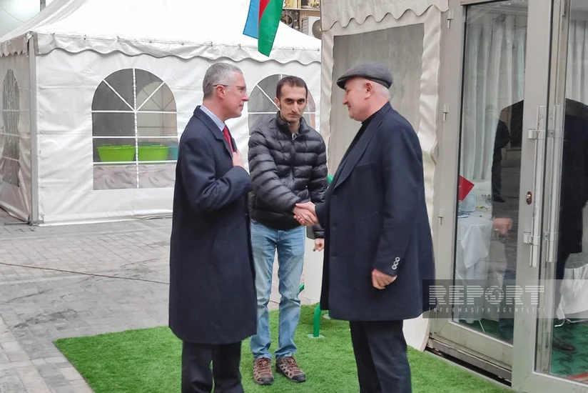 Britaniyanın Azərbaycandakı səfiri Orxan Əsgərovun yas mərasimində iştirak edib
