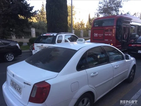 BakuBus avtobusunun iştirakı ilə qəza baş verib - FOTO