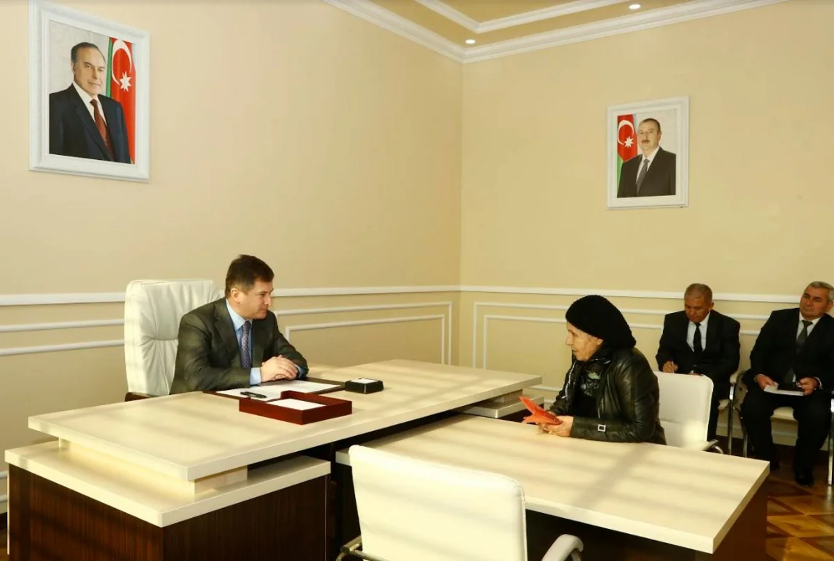 Əmlak Məsələləri Dövlət Komitəsinin sədri Ağcabədidə vətəndaşları qəbul edib