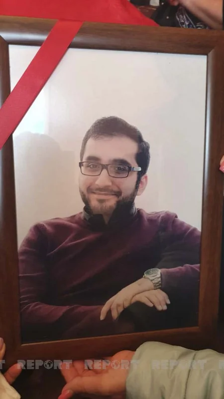 Koronavirusdan vəfat edən jurnalist dəfn olunub