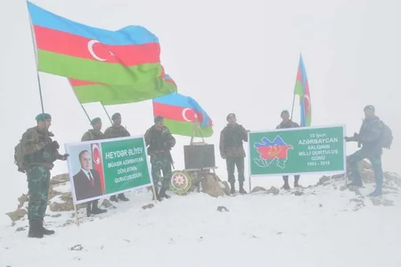 Sərhədçilər ”Heydər Əliyev zirvəsi”nə yürüş ediblər