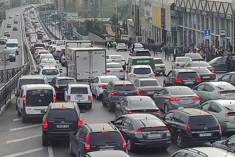 Bakının bir sıra yollarında tıxac var – SİYAHI
