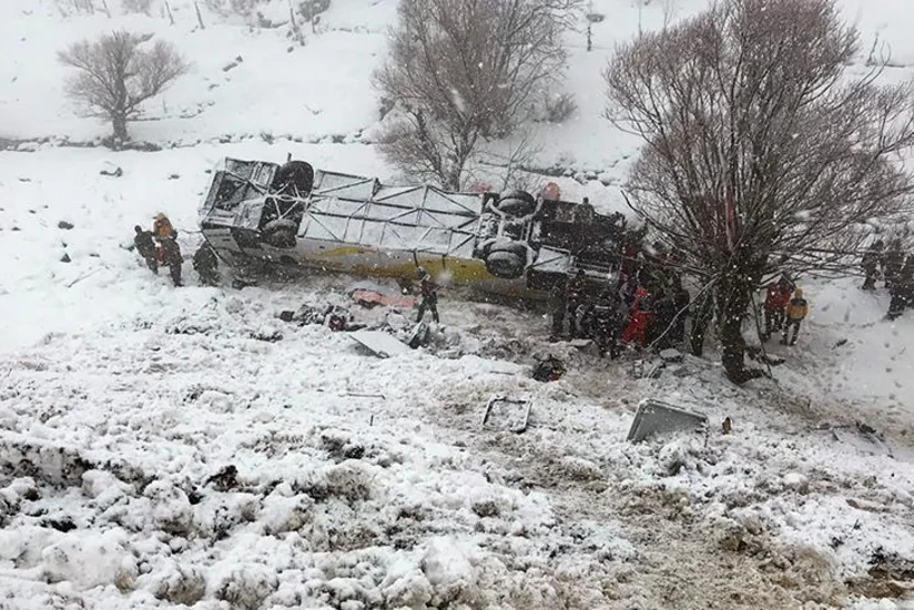 В Турции 3 автобуса попали в аварию, 6 человек погибли, 74 ранены - ОБНОВЛЕНО