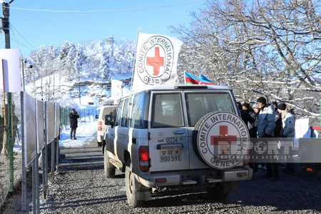 По дороге Ханкенди-Лачын автомобили МККК беспрепятственно проехали в обоих направлениях