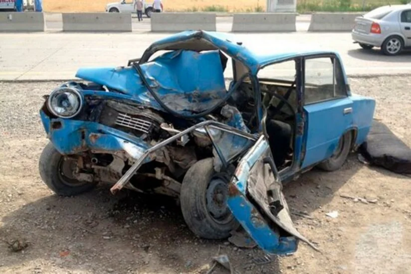 Samuxda minik avtomobili TIR-la toqquşub, ölən var - YENİLƏNİB