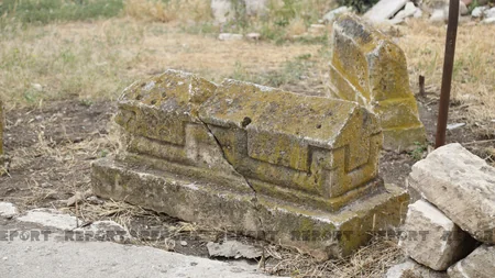 Jurnalistlər Pənahəli xanın sarayının yerləşdiyi imarət kompleksində olub
