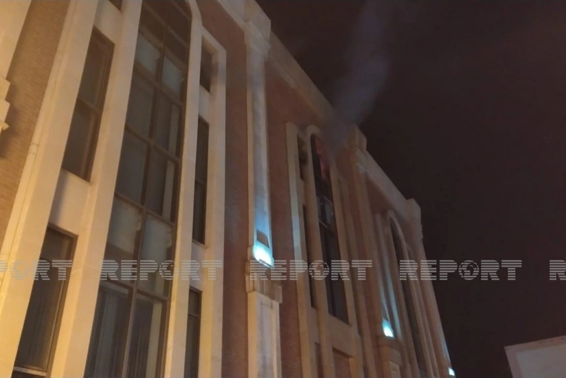Gəncədə inzibati binadakı yanğın söndürülüb