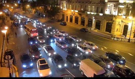 Bakıda nəqliyyat vasitələrinin hərəkətində sıxlıq yaranıb