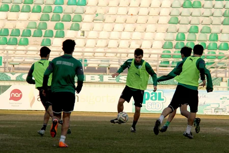 ​Xəzər Lənkəran klubu baxışa iki futbolçu çağırıb