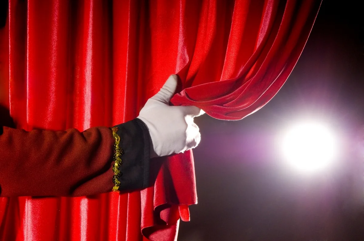 Yuğ teatrının yanvar ayı üçün repertuarı açıqlanıb