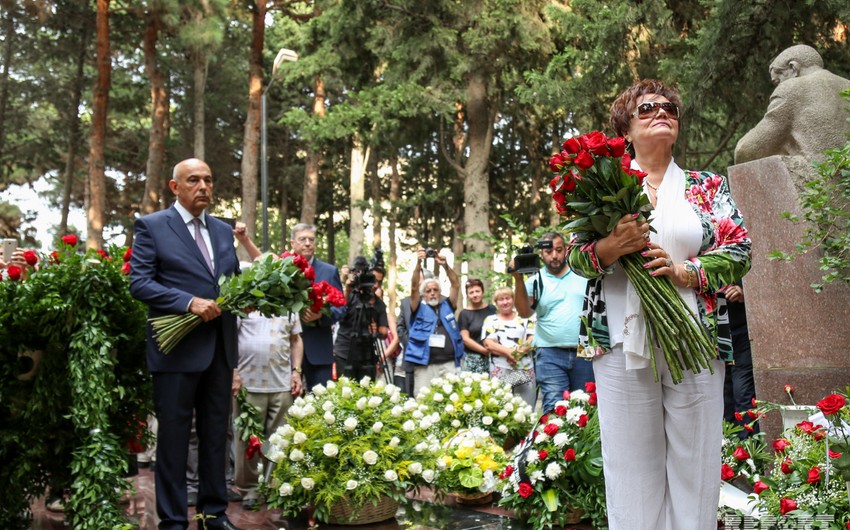 Müslüm Maqomayevin xatirəsi yad edilib
