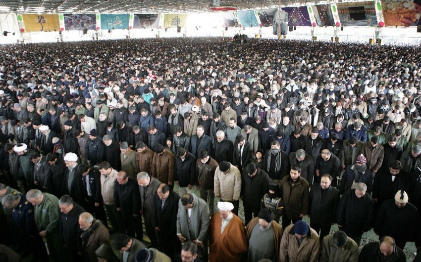 İranın bütün əyalətlərində cümə namazı təxirə salındı