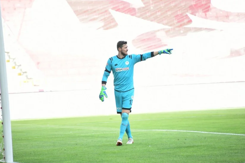 Qarabağın sabiq qapıçısı Səudiyyə Ərəbistanı klubuna keçib