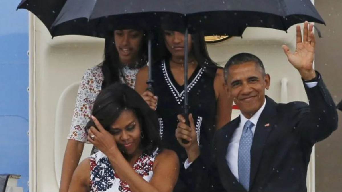Barak Obama Kubaya tarixi səfər edib
