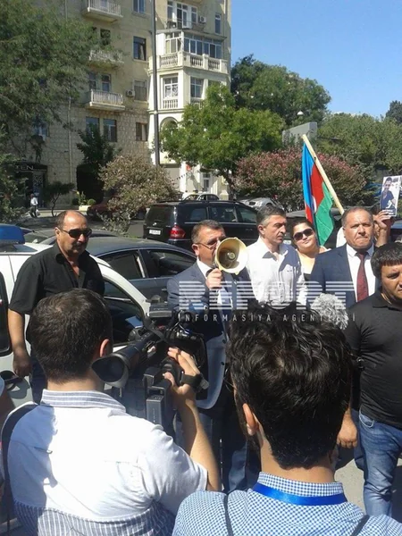 ​Türkiyənin Azərbaycandakı səfirliyinin qarşısında aksiya keçirilib - FOTO