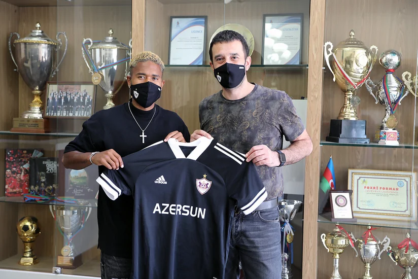Qarabağ yeni transferini təqdim etdi