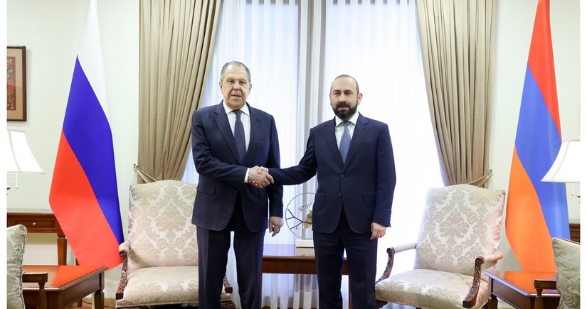 Mirzoyan: Ermənistan Rusiya ilə bütün istiqamətlərdə əməkdaşlığı davam etdirmək niyyətindədir - YENİLƏNİB