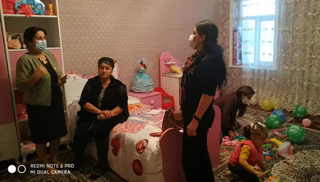 Dövlət Komitəsinin əməkdaşları azyaşlı Xədicəni ziyarət ediblər